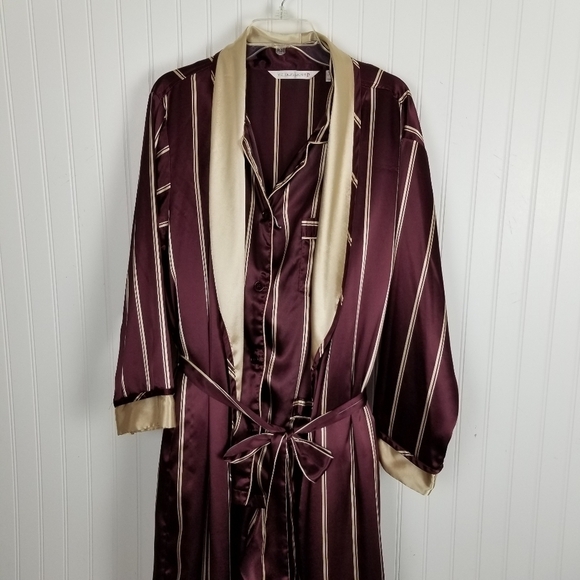 Victorias Secret Pajamas  Robe 3 Piece Set Size L/M Maxi Length Maroon & Gold - Picture 4 of 16